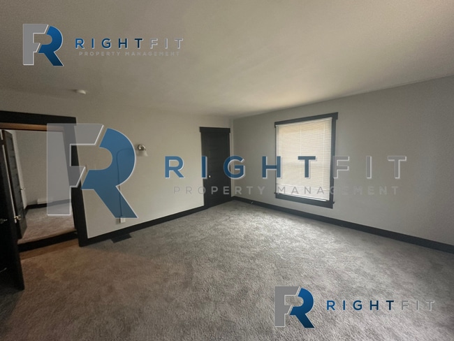 Building Photo - Charming Home in Dayton