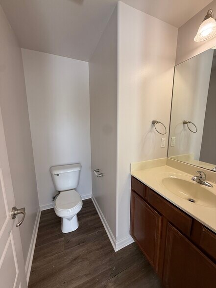 Building Photo - 256 Old Woolen Mill Ln