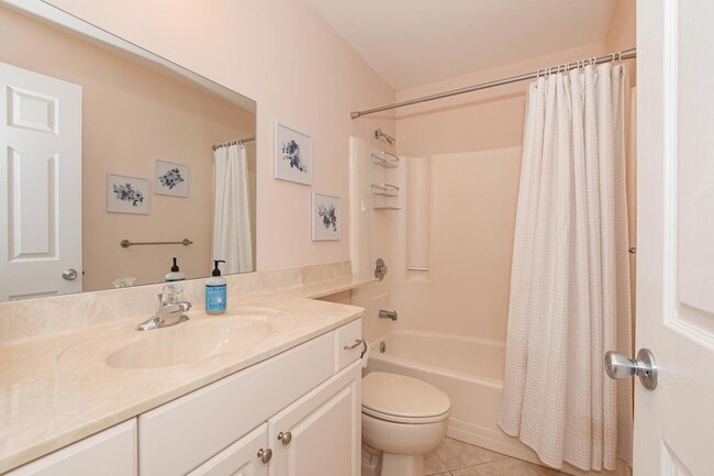 Building Photo - 3970 NW Cinnamon Tree Cir