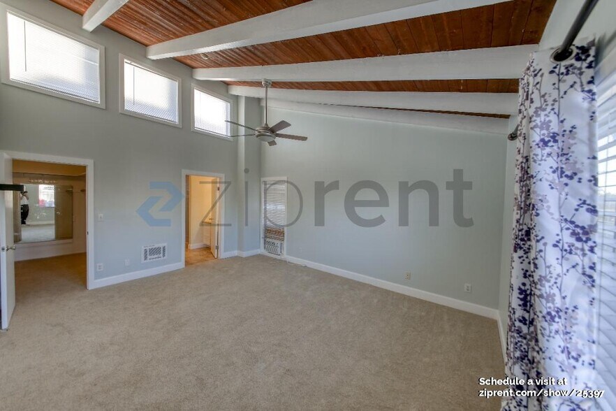 Building Photo - 2312 Ruhland Ave