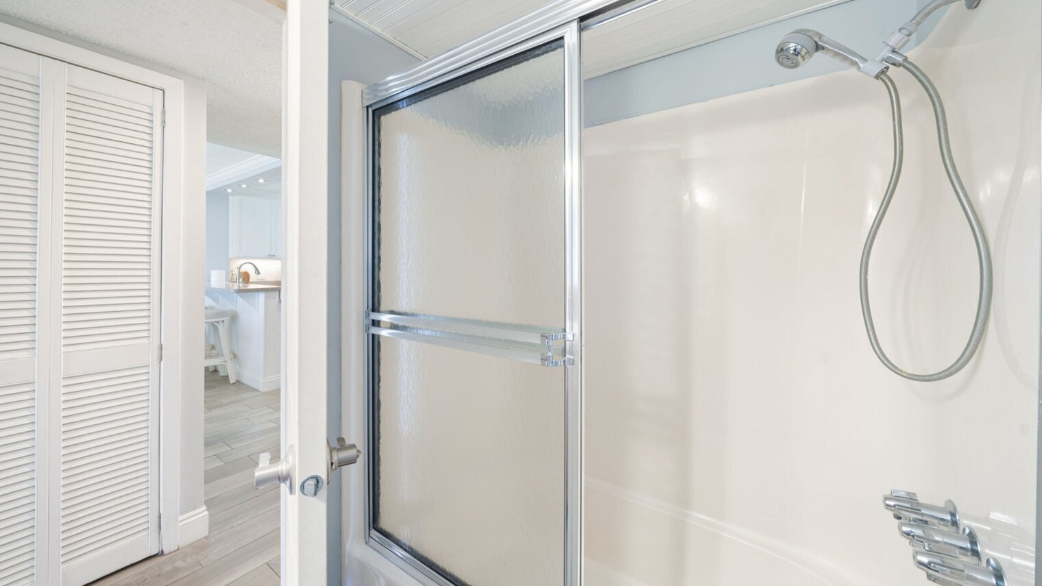 Building Photo - 7205 Thomas Dr