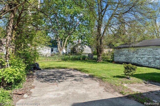 Building Photo - 20558 Oakfield Ave