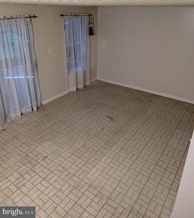 Building Photo - 24 Bristow Ct
