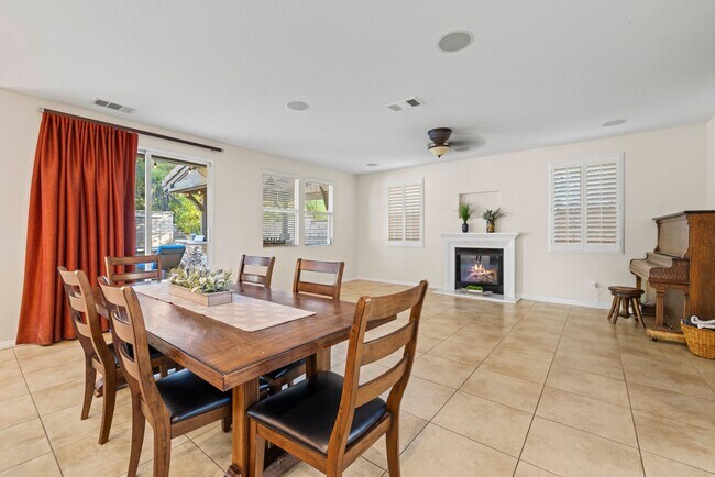 Building Photo - Luxurious 5-Bedroom Pool Home with Solar &...