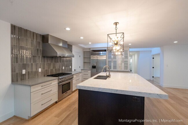 Building Photo - Los Gatos Single Story House on LARGE Lot updated in 2024!