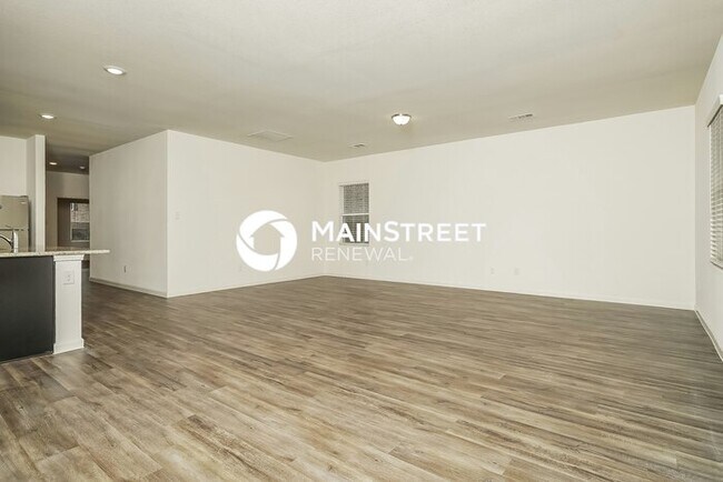 Building Photo - 4 Bedroom Pet-Friendly Home in Crowley, TX with Main Street Renewal