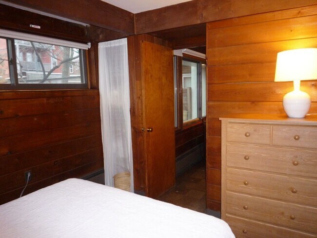 Building Photo - 9 Bowdoin St
