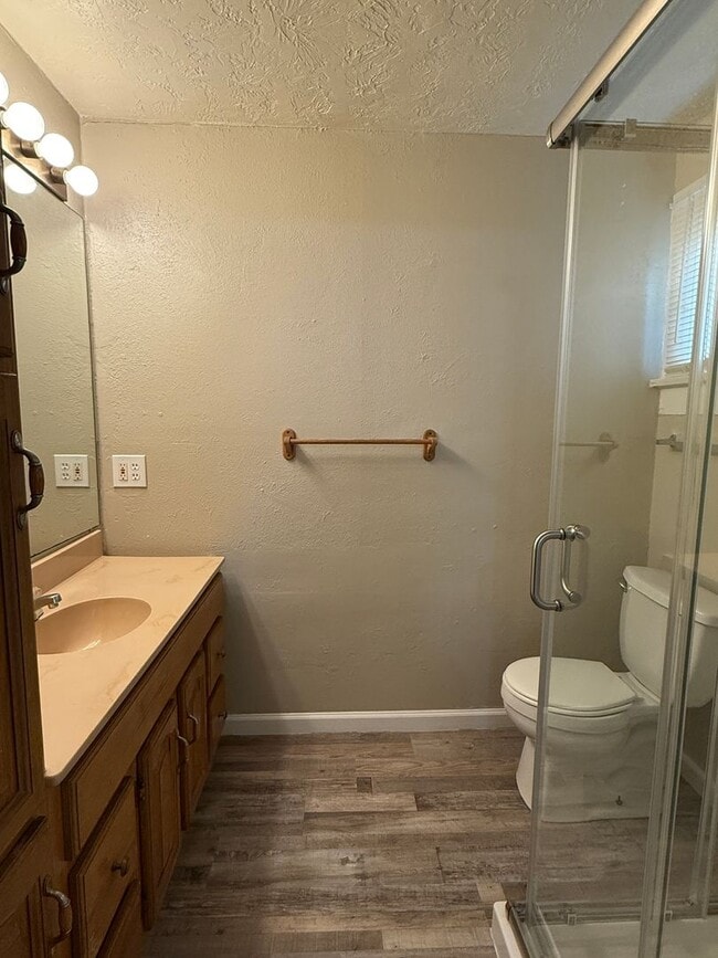 Building Photo - 1 Bedroom 1 Bath - Back House