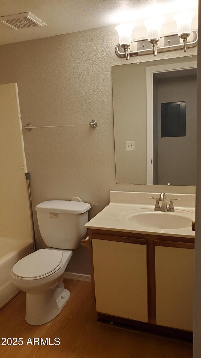 Building Photo - 8625 E Belleview Pl