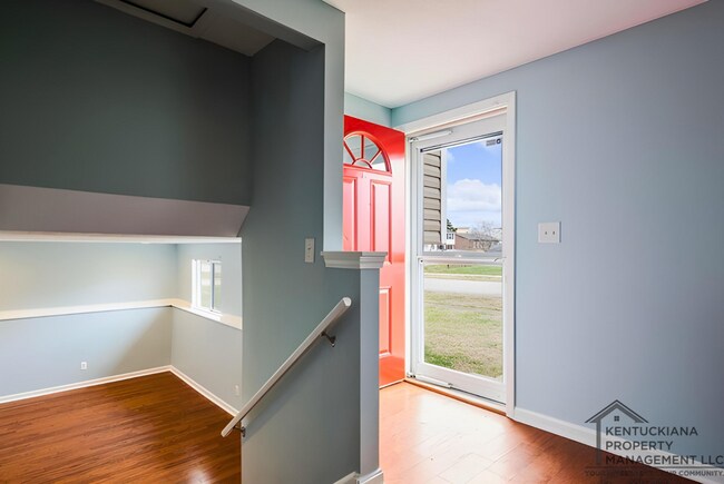 Building Photo - Newly Renovated Hillview Bi-Level! ASK US ABOUT OUR LONG-TERM LEASE SPECIAL TODAY!