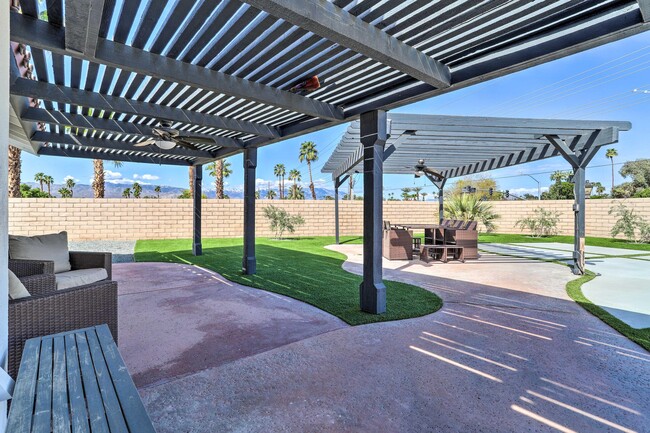 Building Photo - 44065 Dalea Ct