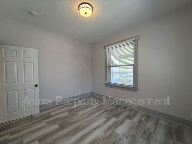 Building Photo - 845 S 29th St