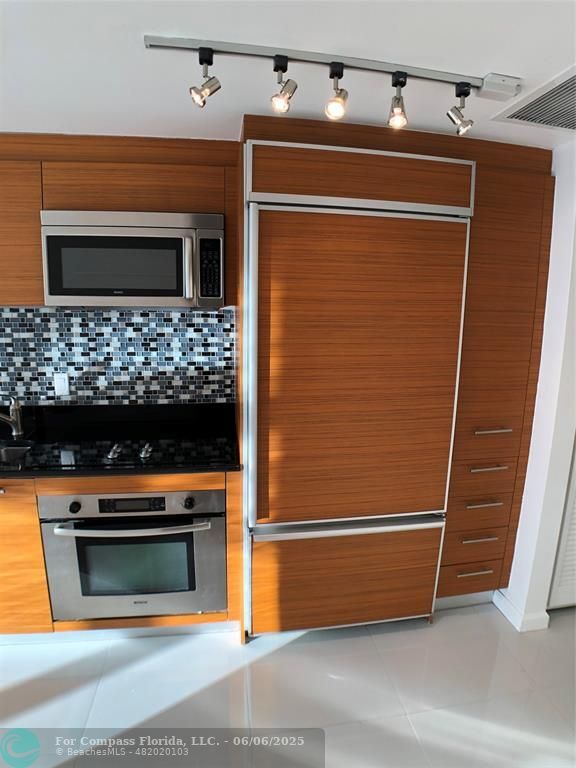 Building Photo - 50 Biscayne Blvd