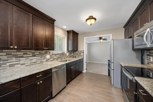 Building Photo - 4790 Belzair Dr