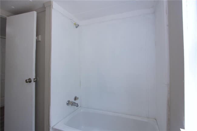 Building Photo - 340 Towler St