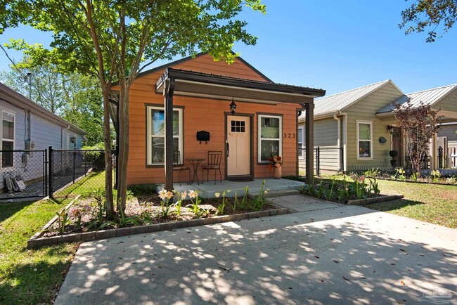 Primary Photo - 323 N Reus St