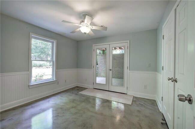 Building Photo - 2320 Starr Lake Dr NW