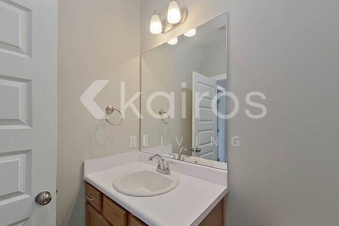 Building Photo - 344 White Oak Cir
