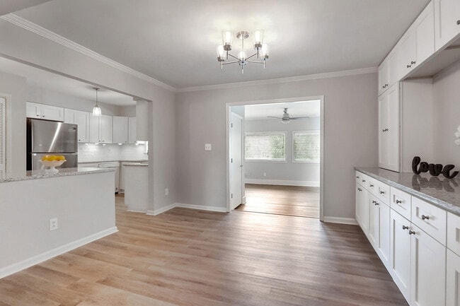 Building Photo - 60 Chaumont Square NW