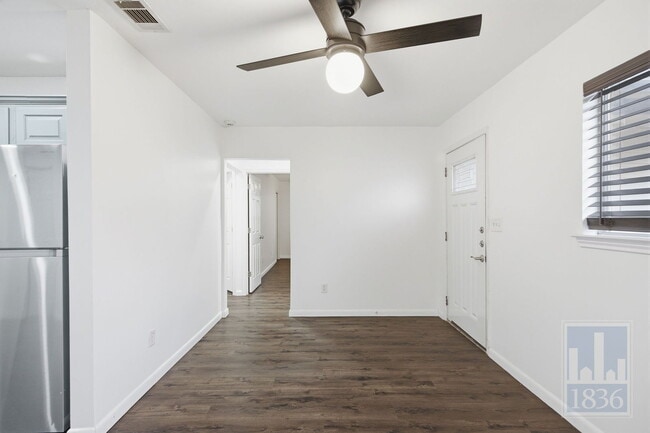 Building Photo - 2003 Tillery St