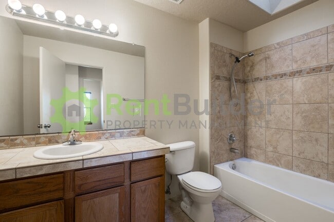 Building Photo - MOVE IN SPECIAL:  $500 Off YOUR 3RD MONTH'...