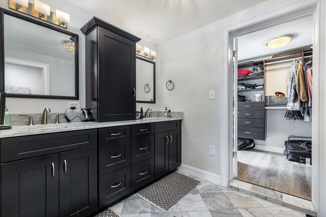 Building Photo - Virginia Park Gem, Renovated 3 Bed, 2 Car Garage, Large Private Backyard