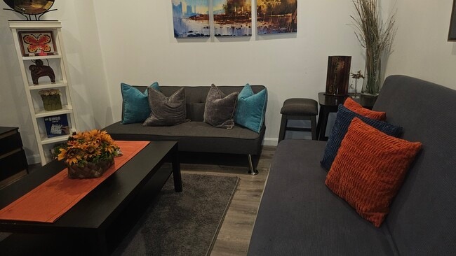 Building Photo - 135 Cedar St