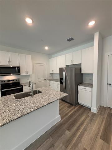 Building Photo - 1544 Creekside Dr