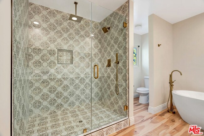 Building Photo - 16608 Park Ln Cir