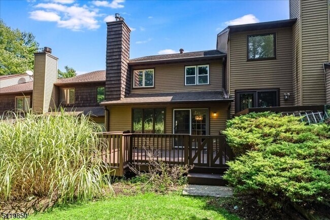 Building Photo - 83 Patriots Rd