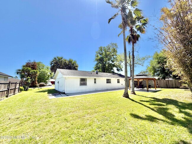 Building Photo - 25 Seatrout St