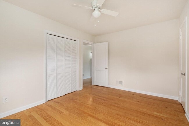 Building Photo - 611 Bunker Hill St