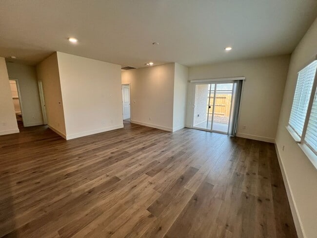Building Photo - 4348 Single Pine Wy