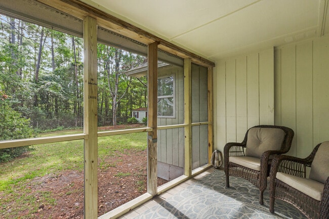 Building Photo - 2317 Country Club Rd
