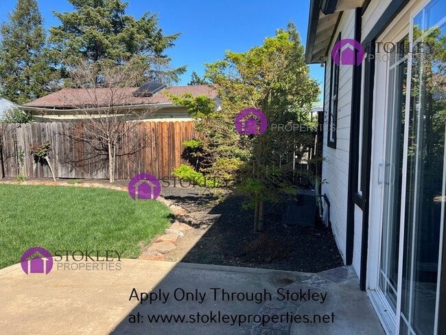 Building Photo - 2427 Sycamore Ave