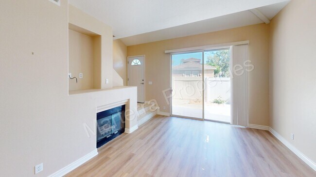 Building Photo - 8406 E Durango Way