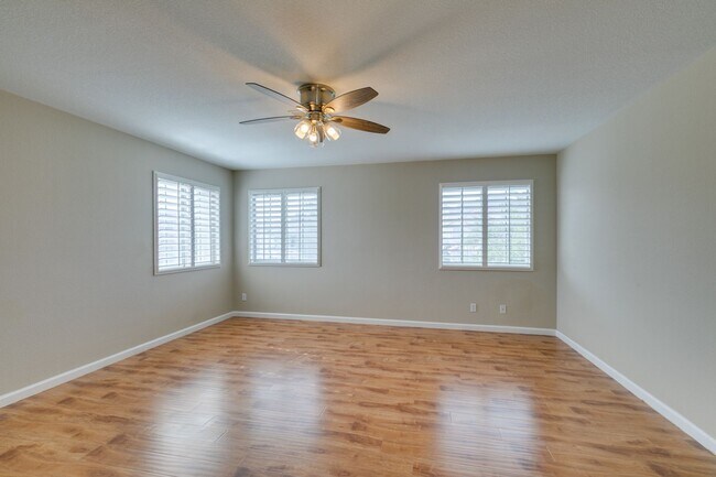 Building Photo - Beautiful Summerlin Home – 3 Bed, 2.5 Bath...