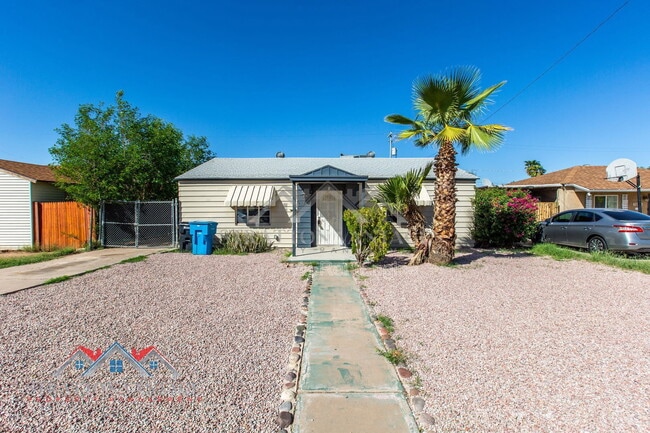 Building Photo - 1324 W Clarendon Ave