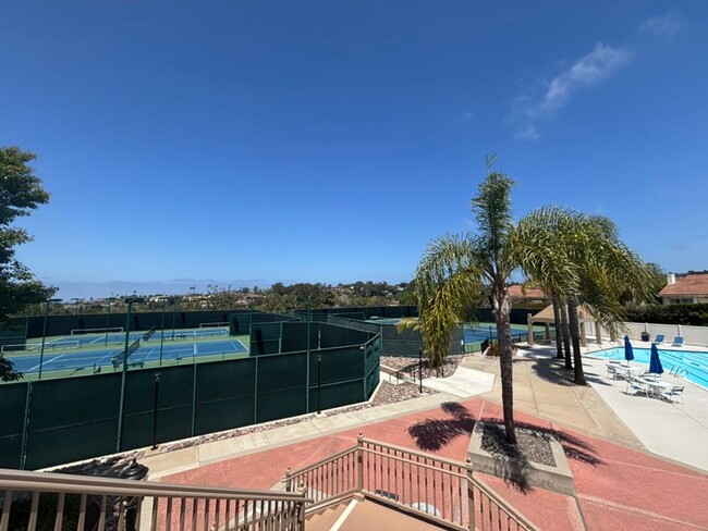 Building Photo - Beautiful 3BD 3.5BA House in La Jolla