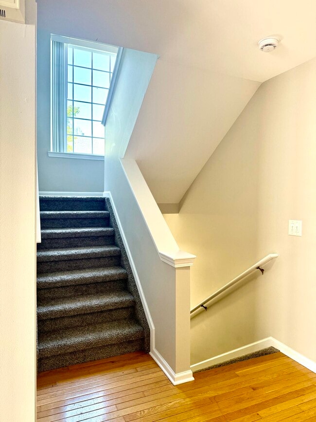 Building Photo - 3083 Promenade Cir