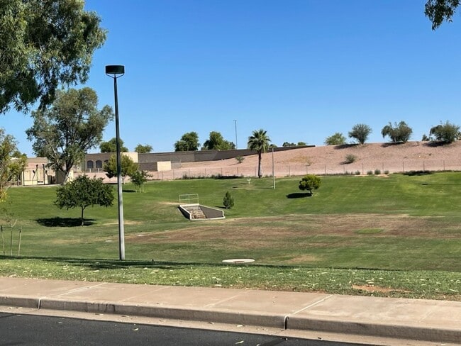 Building Photo - Mesa 4 bedroom rental