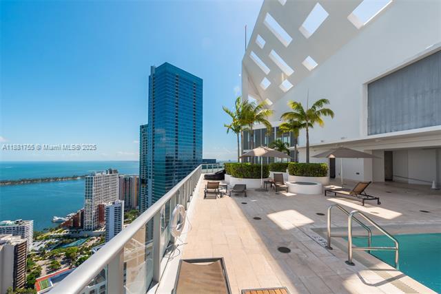 Building Photo - 1300 Brickell Bay Dr