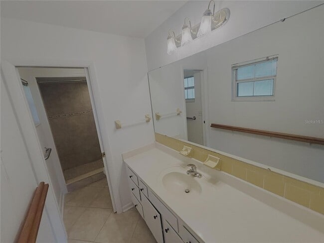 Building Photo - 4440 NW 80th Ave