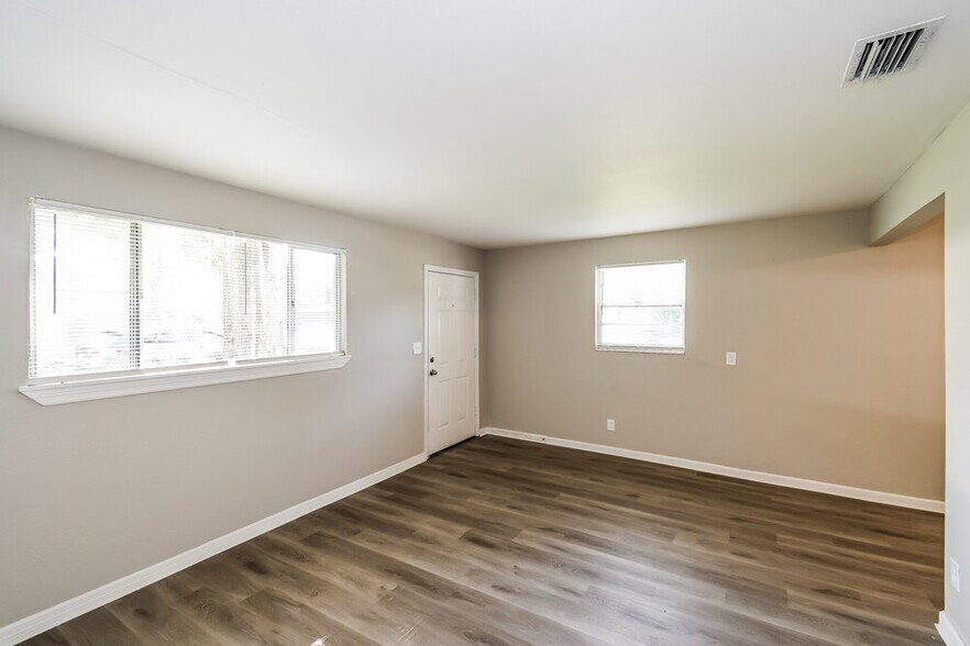 Building Photo - 6819 Goldilocks Ln