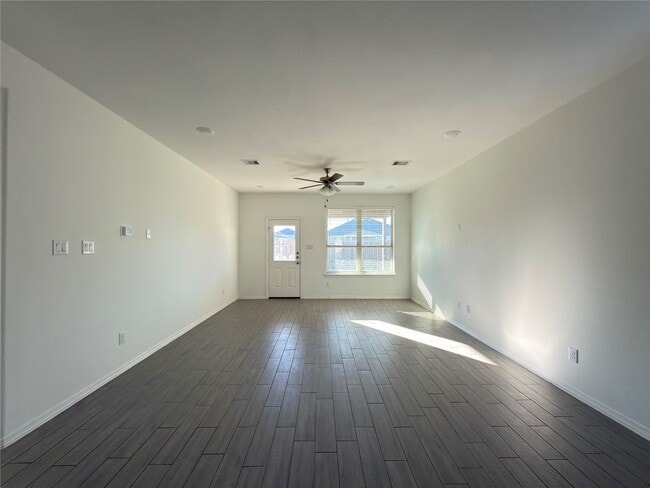 Building Photo - 5731 Tabula Rasa Dr