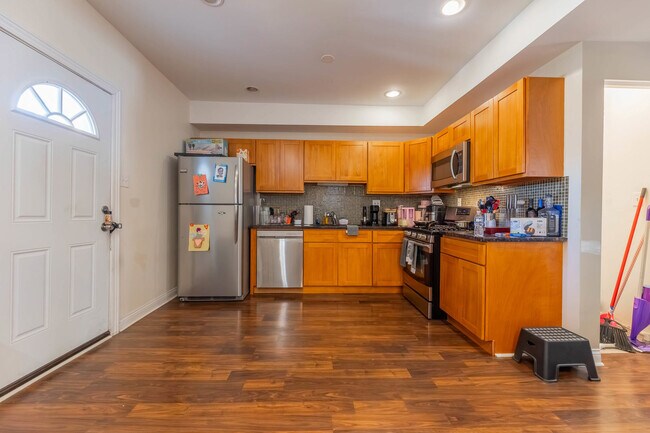 Building Photo - 8010 S Michigan Ave