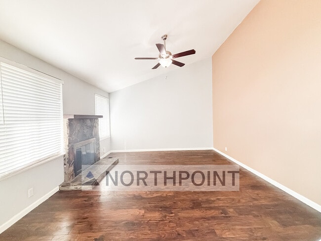 Building Photo - Modern 3 Bed 2 Bath Home in Village II – C...