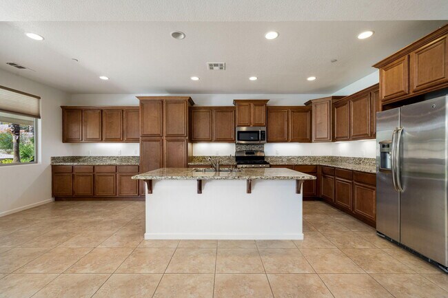 Building Photo - 73771 Picasso Dr