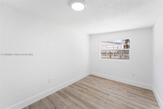 Building Photo - 3161 SW 27th Ln