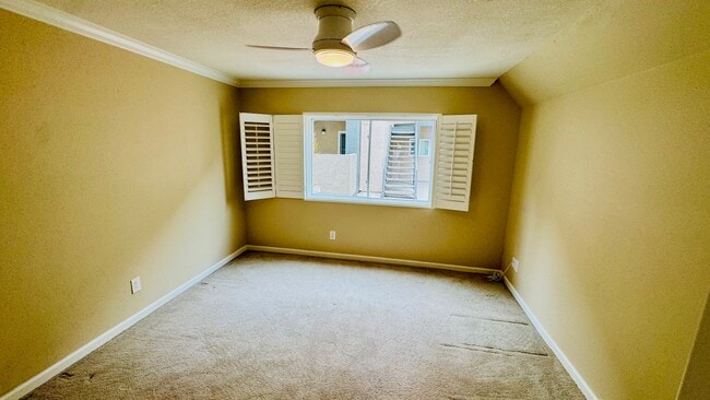 Building Photo - 7425 Charmant Dr